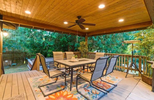 Hillsboro House | 4-bedroom house in serene Hillsboro with fitness room, AC