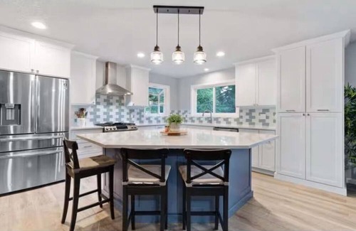 Hillsboro House | 4-bedroom house in serene Hillsboro with fitness room, AC