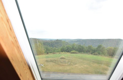 Taylorstown Cabin | Get Away Cabin in Claysville ~ Covered deck~ Watch the Sunrise & Sunset~
