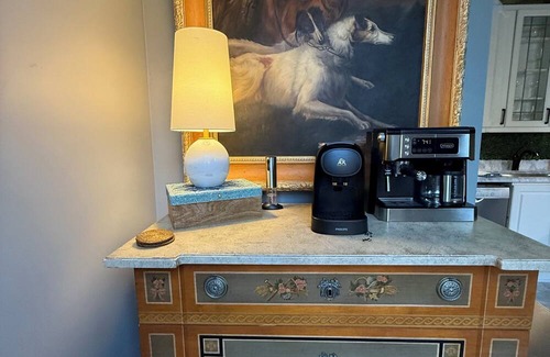 South of Broad Apartment | Historic Battery Getaway