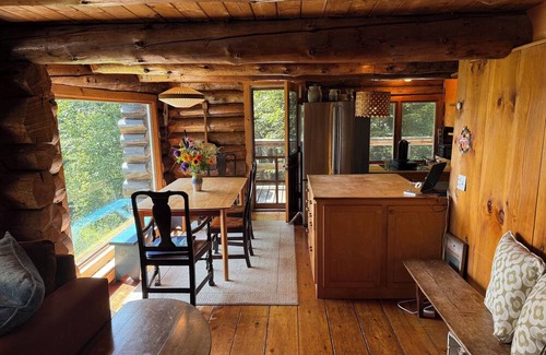 Hancock House | Mountain Log Home w/Amazing View! Foliage Awaiting