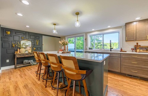 Alpena House | Newly Built|Riverfront|Kayaks|Hot tub|King|AC