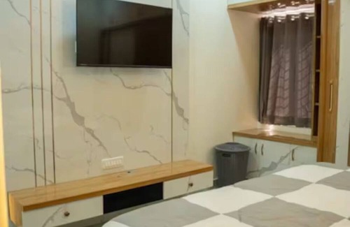 Hyderabad Apartment | Lovely apartment with AC in vibrant Hyderabad