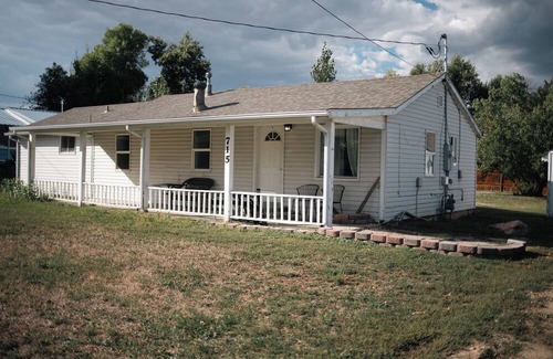 Billings House | Little House on Lambrecht- 3 bed Stay for up to 6