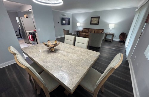 Southfield Condo | Suburban Retreat: 15 Mins to Downtown Detroit