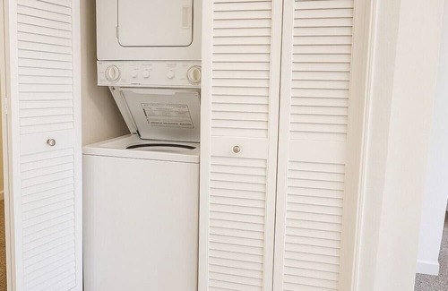 Downtown Cleveland Apartment | Cozy Loft near Playhouse Sq, Rock Hall, Clinic, CSU