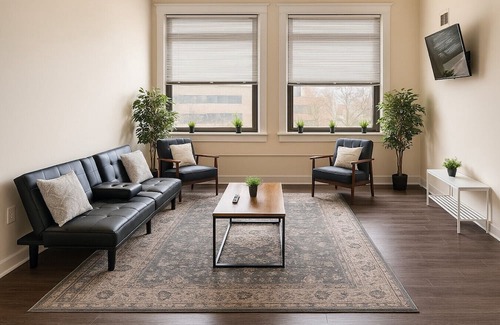 Downtown Cleveland Apartment | Cozy Loft near Playhouse Sq, Rock Hall, Clinic, CSU