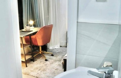 Hendon Apartment | *Special Beautiful Studio Flat (Professional)