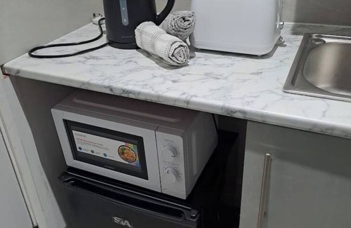 Hendon Apartment | *Special Beautiful Studio Flat (Professional)