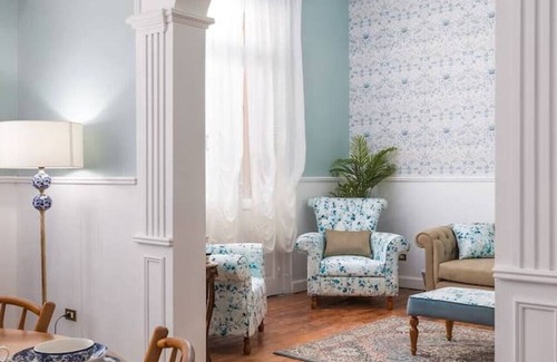Downtown Cairo Apartment | `Downtown Sunny Hideaway: Vintage, 7 Balconies`