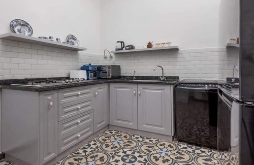 Downtown Cairo Apartment | `Downtown Sunny Hideaway: Vintage, 7 Balconies`