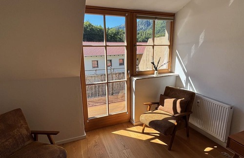 Hohenaschau im Chiemgau Apartment | Apartment Stubn Laubenstein 90 sqm, 3 bedrooms, living room with sofa bed and balcony