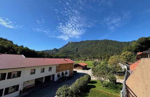 Hohenaschau im Chiemgau Apartment | Apartment Stubn Zellerhorn 76 sqm, 2 bedrooms, living room with sofa bed and balcony