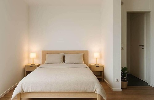 Lebenstedt Apartment | Central, bright 2-room apartment with modern flair
