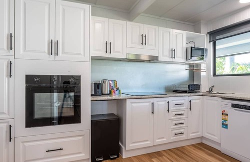 Kangaroo Point Apartment | Spacious 3BR Apartment in Kangaroo Point CBD