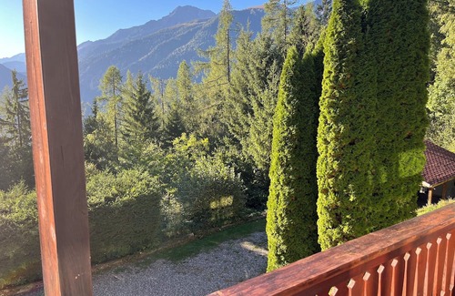 Martigny-Combe Apartment | Relaxing sunny apartment with stunning views in Ravoire near Verbier & Chamonix
