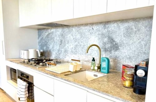 Milton Apartment | Stylish Flat in Milton - Near cultural & BNE City