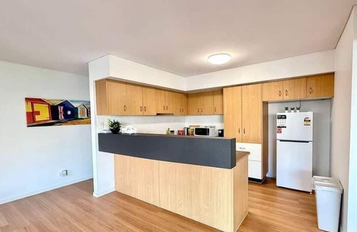 Kangaroo Point Apartment | Spacious 3BRStay | 2 Baths | Free Onsite Parking