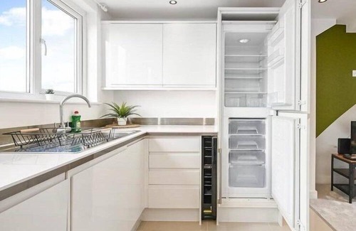 Canton Apartment | Cardiff Comfort for All guests