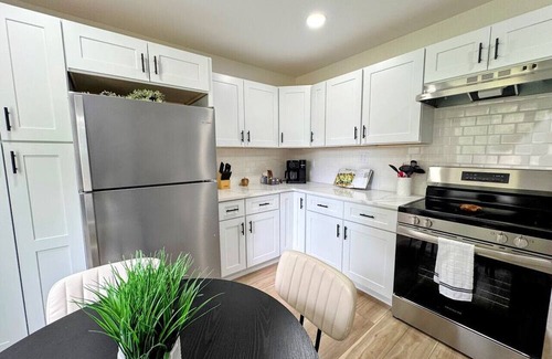 Gahanna House | 3BR SFH made for easy comfy stays