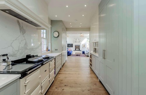West Hill House | Beautiful Family Home w/Garden & Pool - Wimbledon