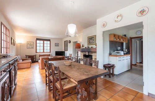 Arthez-d'Asson House | Villa Delb – Mountain View, Private Pool and Wi-Fi