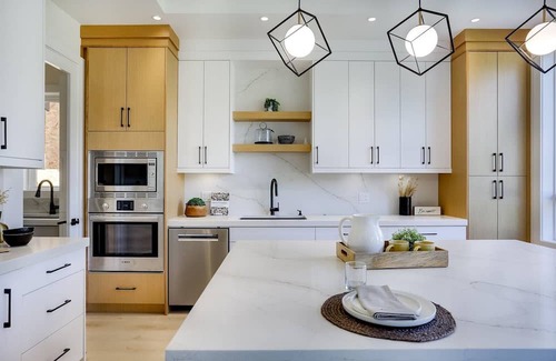 Willoughby House | Brand new entire Luxury Bright & Spacious 4-Bedroom 6 beds Home