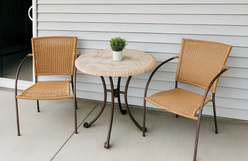 Sardis Apartment | Bright & Modern 1-Bedroom Guest Suite · Great Neighborhood