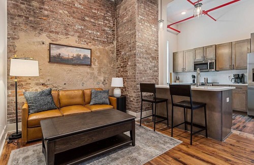 McMinnville Condo | Charming 1BR condo in McMinnville, TN, perfect for a cozy getaway.