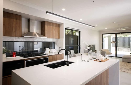 Rochedale House | 🌟4BR Designer Home | 5★Luxury, FamilySafe | CBD+Airport Proximit