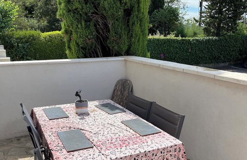 Pertuis House | House in the heart of the Luberon Sainte Victoire view