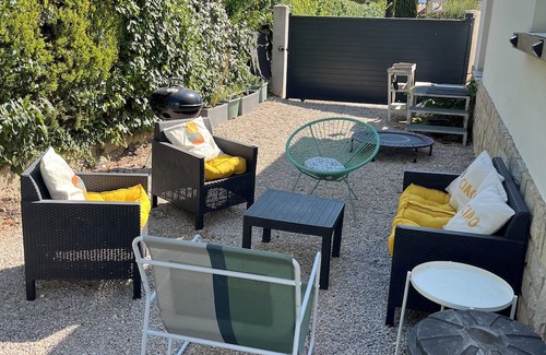 Pertuis House | House in the heart of the Luberon Sainte Victoire view