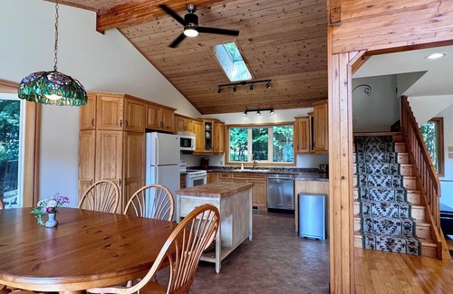 Bala Cottage | Sunset Shores Muskoka