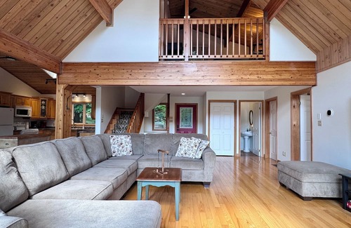 Bala Cottage | Sunset Shores Muskoka