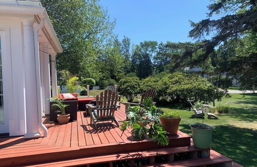 Rye House | Historic 1780 Farmhouse near the Sea: Sleeps 8-9