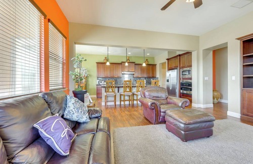 Fresno House | Outdoor Oasis w/Fire Pit: Pet-Friendly Fresno Gem