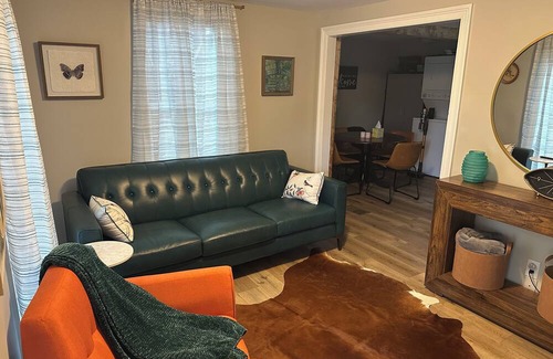 Olive Branch House | Livie’s Cozy Cottage Near Collierville