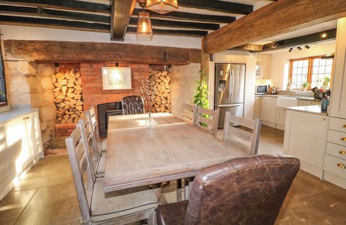 Denstone House | Grade 2* listed 6 Bedroom Manor House, Derbyshire Dales.