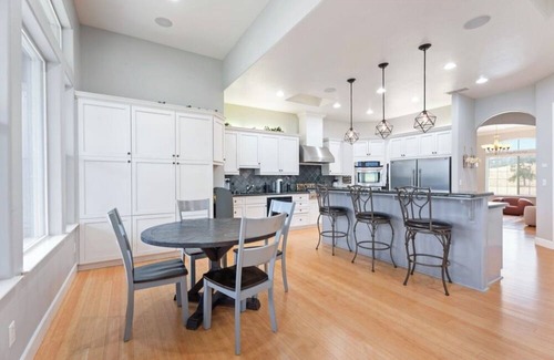 Friant Resort | 5-bedroom resort in charming Friant CA with amazing outdoor amenities.