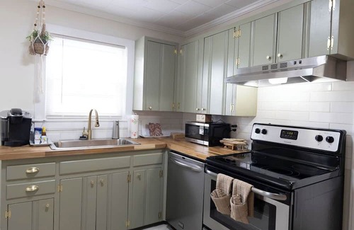 Mount Airy Apartment | Downtown Delight King Beds Comfort & the Greenway!