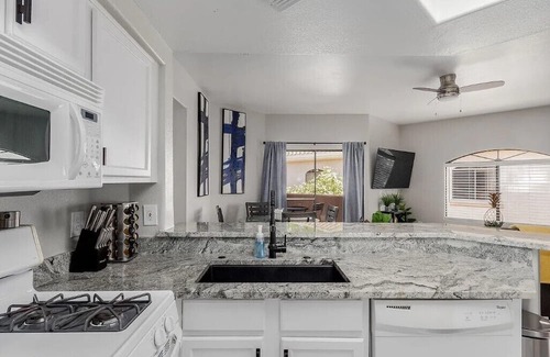 Villa De Paz Condo | Designer 2BD/2BA in Gated Resort w/Pool & Gym