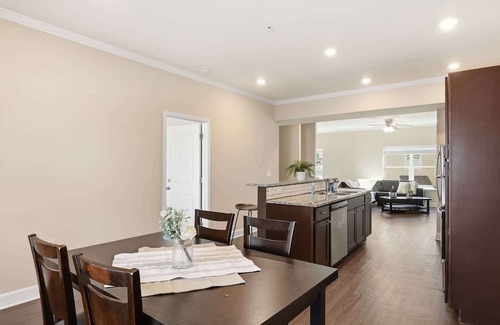 Central House | Modern Comfort | 7 min to Clemson University!