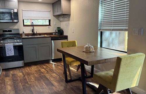 Shingle Springs Cottage | Highcrest Farms Bed & Breakfast Carriage House Cottage Stays Cameron Park, Ca