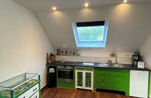 Heilbach Apartment | Artful living in the absalonart vacation apartment Pet-friendly!