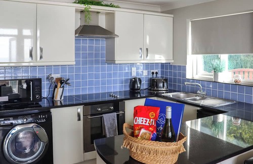 Pendine Apartment | Picked for its superb sea views and walking distance to the beach.