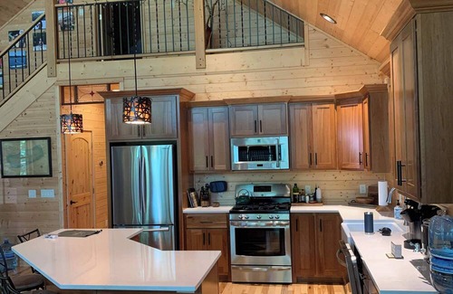 Hayward House | Private 5 Bedroom LakeHouse with Private Boat Dock