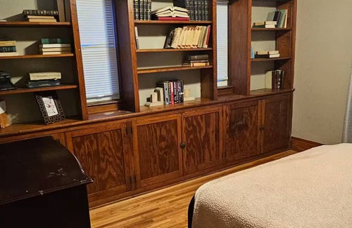 Niagara Falls Hotel | Beautiful and Spacious Single Family Home