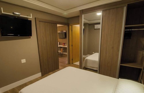 Civic Center Hotel | Romantic Urban Retreat: Curitiba Double Suite with Space, Style & Comfort