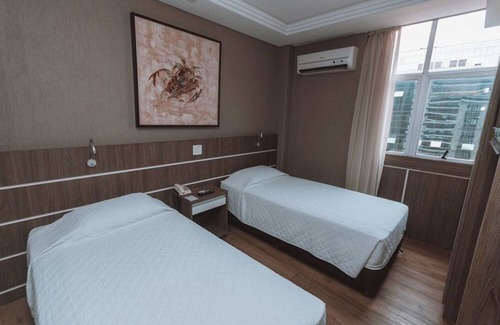 Civic Center Hotel | Spacious Triple Twin for Groups w/Rooftop Gym, Sauna, Parking & Wi-Fi