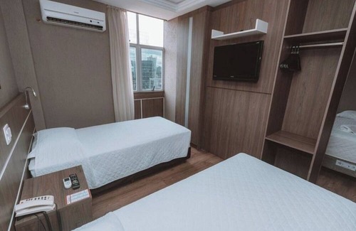 Civic Center Hotel | Spacious Triple Twin for Groups w/Rooftop Gym, Sauna, Parking & Wi-Fi